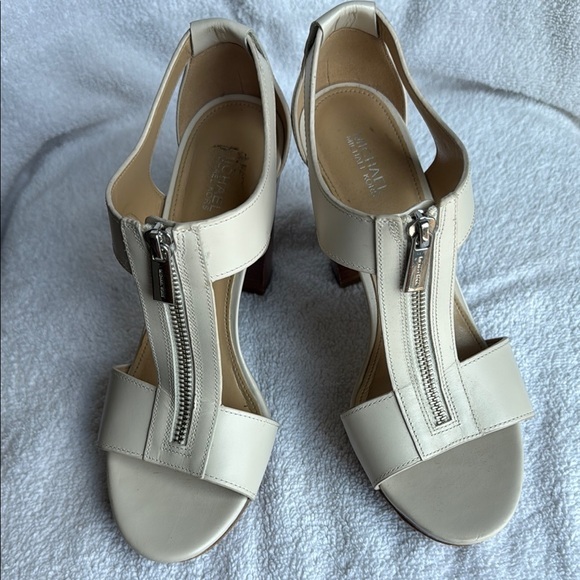 Michael Kors Elegant Cream Zipper Sandals - Picture 1 of 6